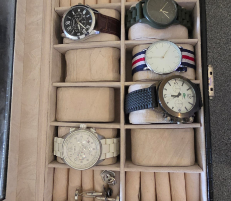 (M37) Watches in watch case (2 original, 3 generic)