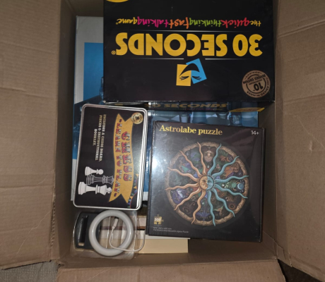(M55) Box of boardgames