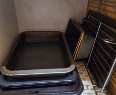 (ALB - 166) VARIOUS OVEN PANS  R140