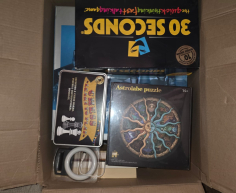 (M55) Box of boardgames