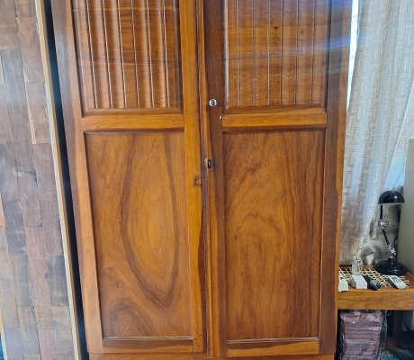 (GRM No:  5)  VINTAGE 2 DOOR WARDROBE    R 990