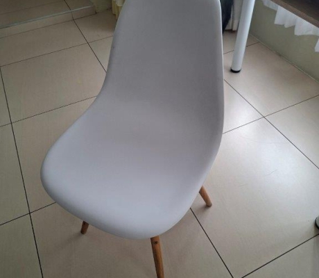 SET OF 3 WHITE CHAIRS - R300 (C BENONI)