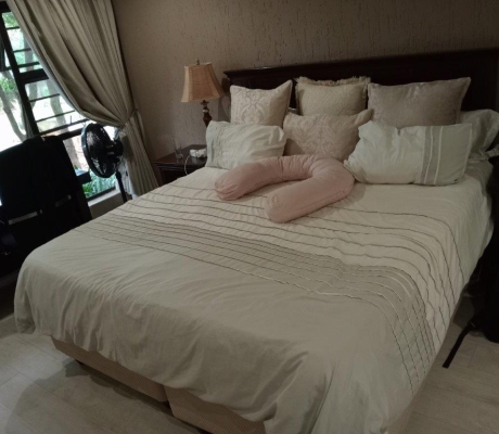 PRESIDENT BOX TOP KING SIZE BED - R3000 (S KRUGERSDORP)