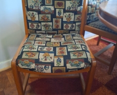 (GRM No:  14)  EXTENDED DININGROOM SUITE 8 CHAIRS    R 1800